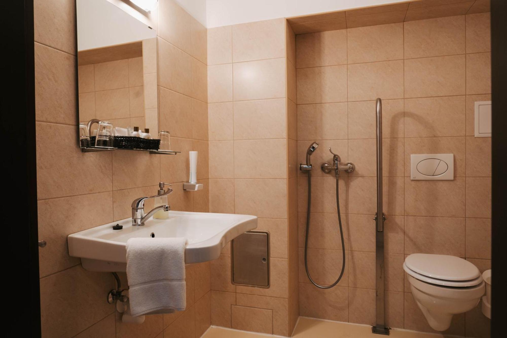 Rokusfalvy Birtok Vendeghaz Etyek Ngoại thất bức ảnh